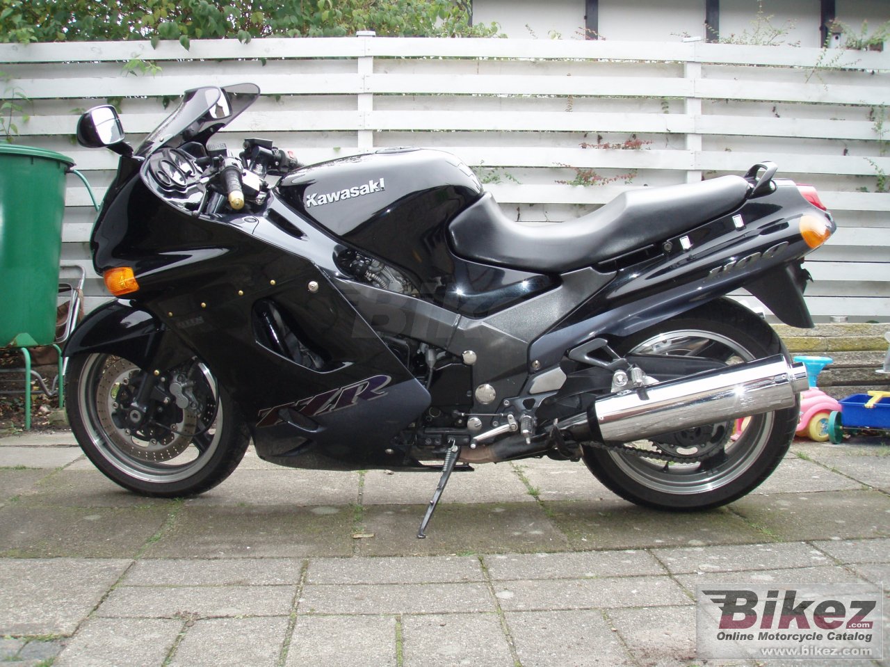 Big  zzr 1100 picture and wallpaper from Bikez.com